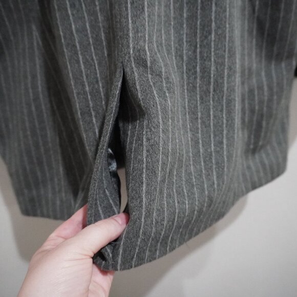 Grey Wool Like Pinstripe Relaxed Over Sized Fit Blazer - Women's Size La… - Picture 7 of 14